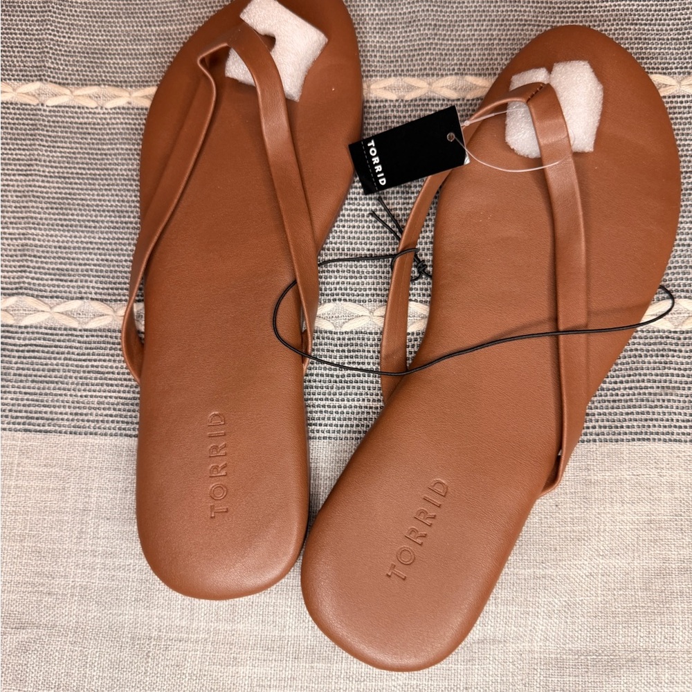 Torrid Brown Flip Flops Size 10WW Wide Width Sandals NWT